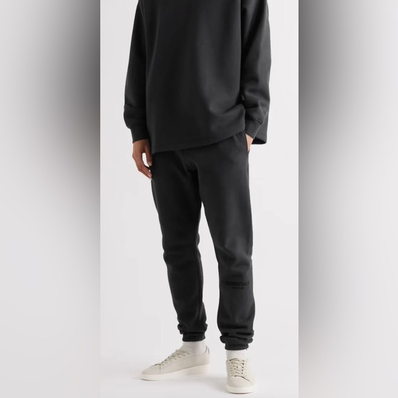 NWT Essentials Men's Black Stretch Lim Sweatpants Size S - Picture 1 of 11